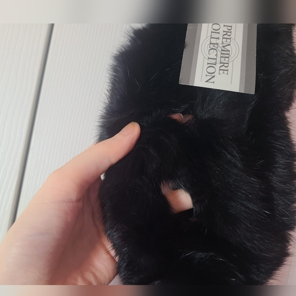NWT 100% Rabbit Fur Scraf/ Wrap ❤️🌴 - Picture 3 of 5